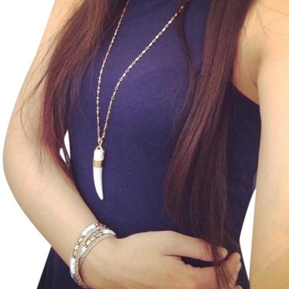 Stella & Dot Sahara Pendant Necklace